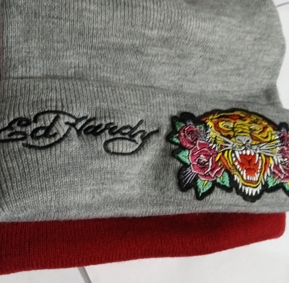 Ed Hardy Red & Gray Serbian Hill Roaring Tiger Tattoo Cap/Beanie Set - Picture 8 of 10